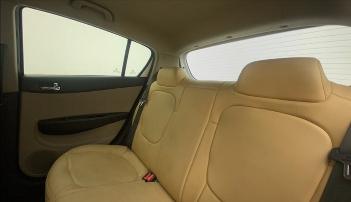 2012 Hyundai i20 MAGNA (O) 1.2, Petrol, Manual, 42,785 km, Right Side Rear Door Cabin