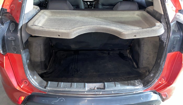 2018 Tata NEXON XM DIESEL, Diesel, Manual, 60,615 km, Boot Inside