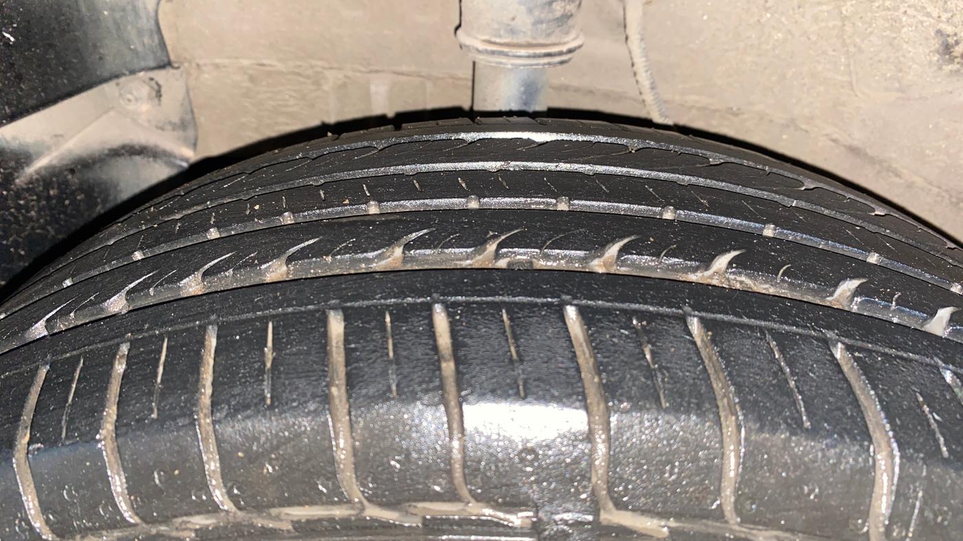2018 Tata NEXON XM DIESEL, Diesel, Manual, 60,615 km, Right Rear Tyre Tread
