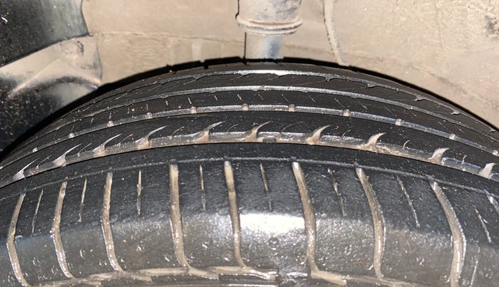 2018 Tata NEXON XM DIESEL, Diesel, Manual, 60,615 km, Right Rear Tyre Tread