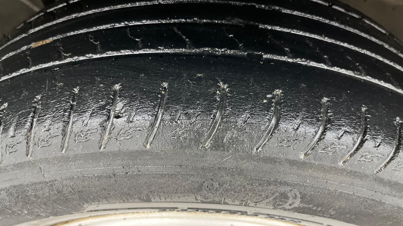 2014 Renault Duster 85 PS RXL DIESEL, Diesel, Manual, 1,08,010 km, Left Front Tyre Tread