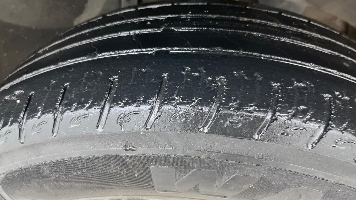2014 Renault Duster 85 PS RXL DIESEL, Diesel, Manual, 1,08,010 km, Right Front Tyre Tread