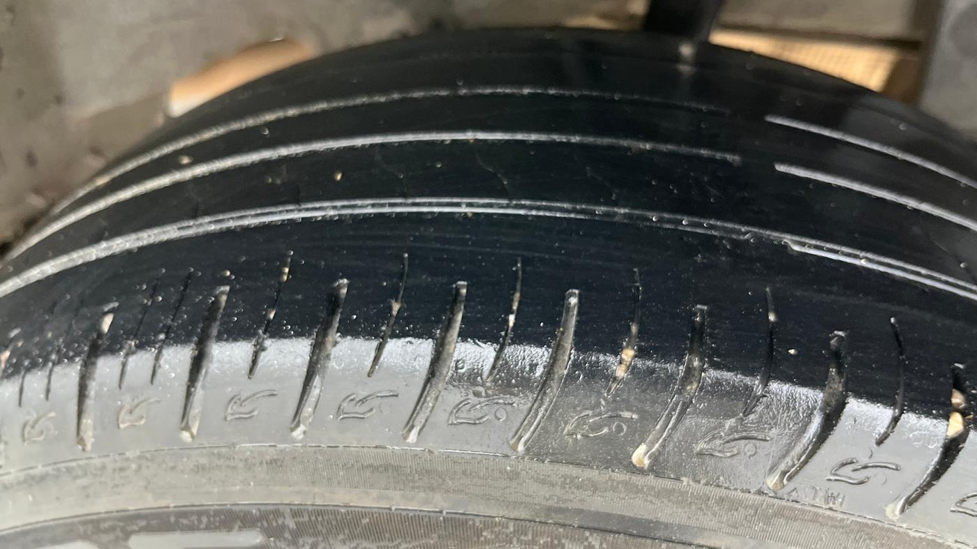 2014 Renault Duster 85 PS RXL DIESEL, Diesel, Manual, 1,08,010 km, Left Rear Tyre Tread