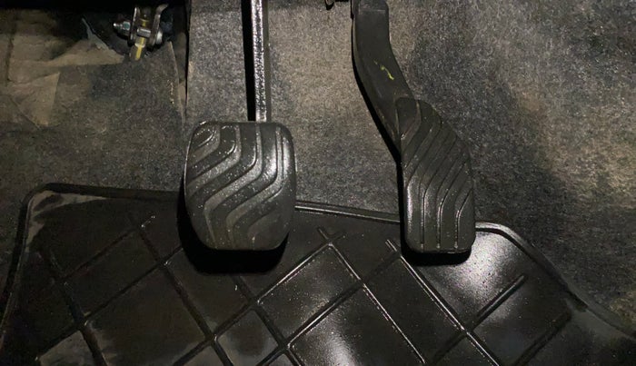 2021 Renault Kwid RXT 1.0 AMT (O), Petrol, Automatic, 38,413 km, Pedals