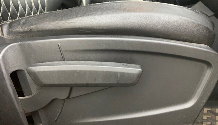 2022 Tata PUNCH CREATIVE  MT, Petrol, Manual, 43,003 km, Driver Side Adjustment Panel