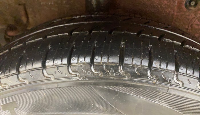 2016 Maruti Celerio ZXI AMT, Petrol, Automatic, 57,294 km, Right Rear Tyre Tread