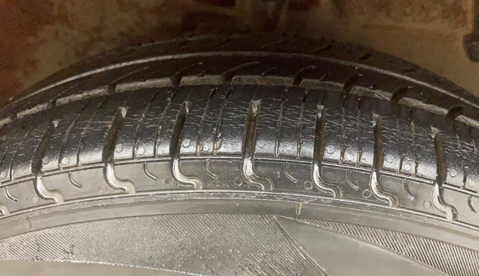 2016 Maruti Celerio ZXI AMT, Petrol, Automatic, 57,294 km, Right Front Tyre Tread