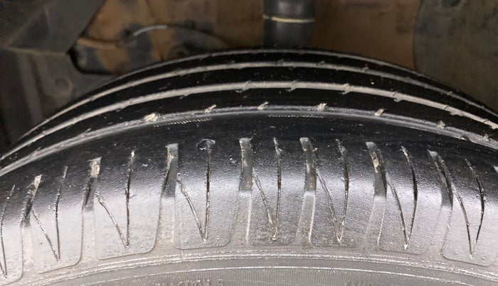 2022 Toyota URBAN CRUISER PREMIUM GRADE MT DUAL TONE, Petrol, Manual, 25,295 km, Left Front Tyre Tread