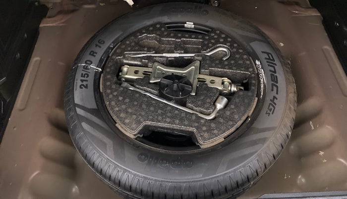 2022 Toyota URBAN CRUISER PREMIUM GRADE MT DUAL TONE, Petrol, Manual, 25,295 km, Spare Tyre