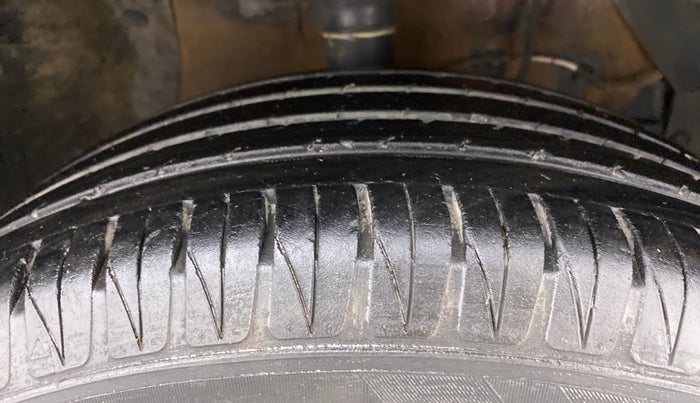 2022 Toyota URBAN CRUISER PREMIUM GRADE MT DUAL TONE, Petrol, Manual, 25,295 km, Right Front Tyre Tread