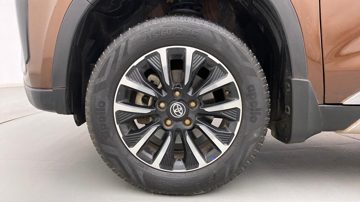 2022 Toyota URBAN CRUISER PREMIUM GRADE MT DUAL TONE, Petrol, Manual, 25,295 km, Left Front Wheel