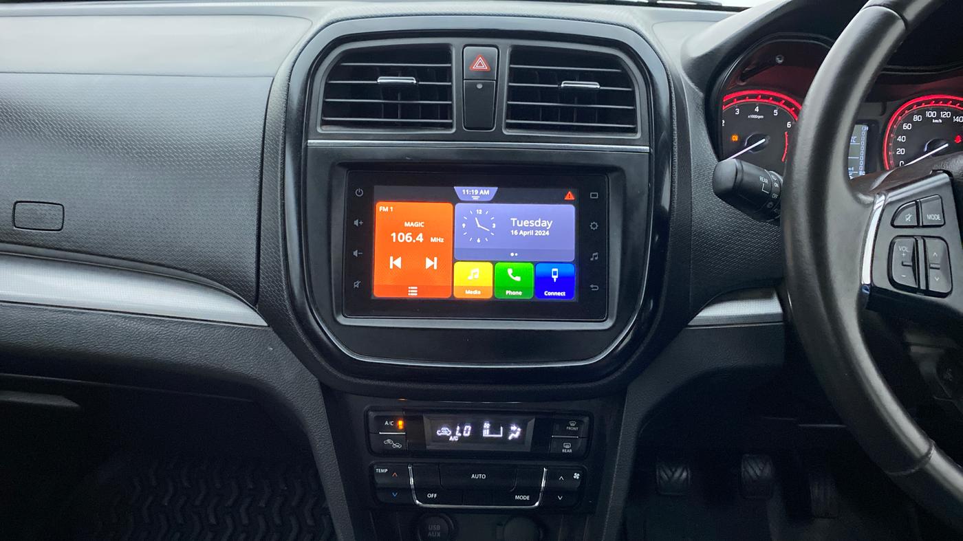 2022 Toyota URBAN CRUISER PREMIUM GRADE MT DUAL TONE, Petrol, Manual, 25,295 km, Air Conditioner