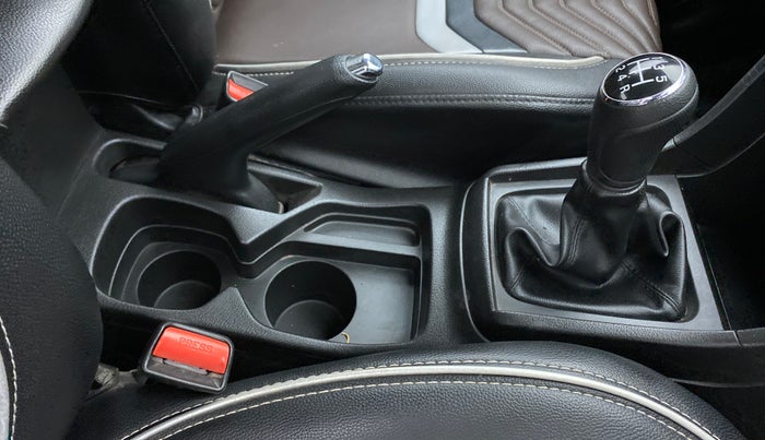 2022 Toyota URBAN CRUISER PREMIUM GRADE MT DUAL TONE, Petrol, Manual, 25,295 km, Gear Lever