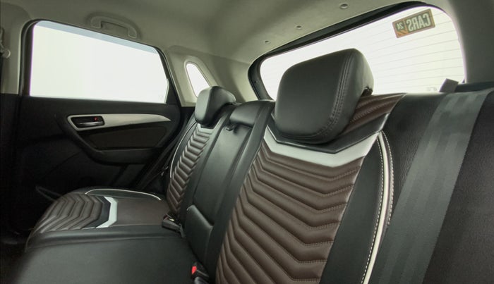 2022 Toyota URBAN CRUISER PREMIUM GRADE MT DUAL TONE, Petrol, Manual, 25,295 km, Right Side Rear Door Cabin