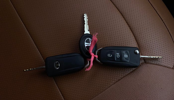 2019 Tata TIGOR XZA PETROL, Petrol, Automatic, 36,520 km, Key Close Up