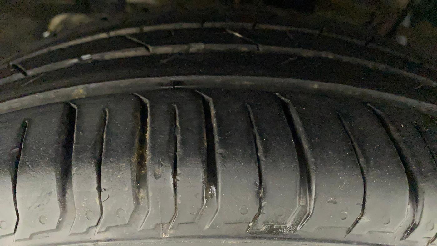 2018 Tata NEXON XZA PLUS PETROL, Petrol, Automatic, 72,697 km, Left Front Tyre Tread