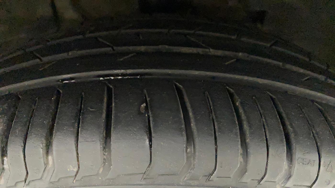 2018 Tata NEXON XZA PLUS PETROL, Petrol, Automatic, 72,697 km, Right Front Tyre Tread
