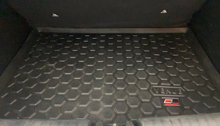 2020 Hyundai VENUE SX PLUS 1.0 TURBO DCT, Petrol, Automatic, 74,380 km, Boot Inside