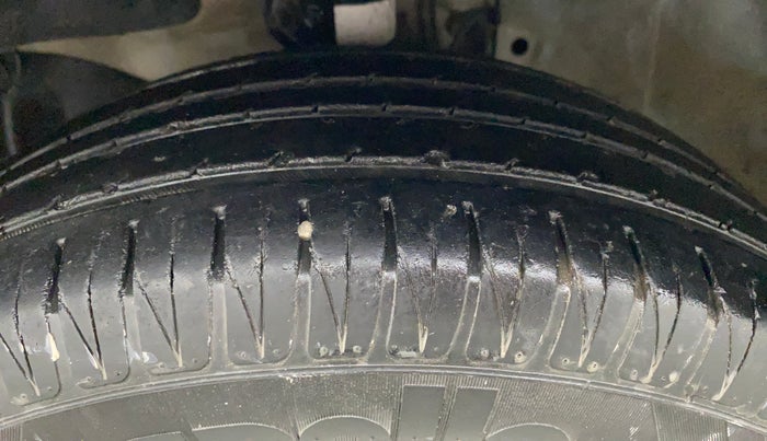 2015 Honda Brio VX AT, Petrol, Automatic, 65,800 km, Left Front Tyre Tread
