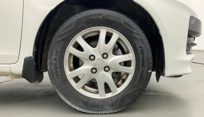 2015 Honda Brio VX AT, Petrol, Automatic, 65,800 km, Right Front Wheel