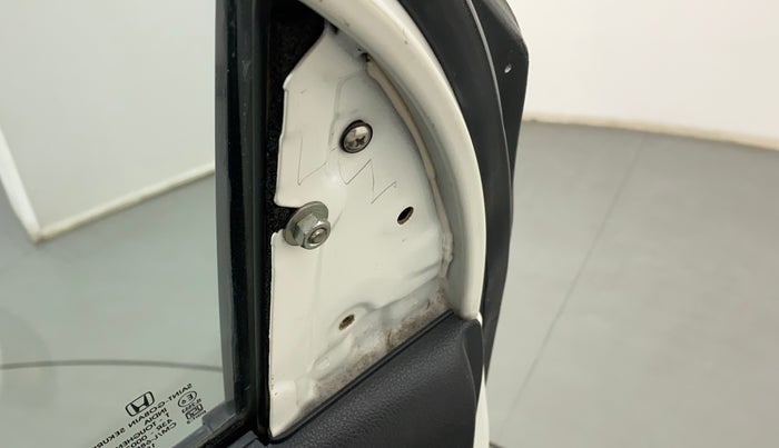 2015 Honda Brio VX AT, Petrol, Automatic, 65,800 km, Right rear door - Trim damaged