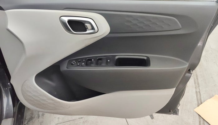 2021 Hyundai GRAND I10 NIOS SPORTZ AMT 1.2 KAPPA VTVT, CNG, Automatic, 28,546 km, Driver Side Door Panels Control