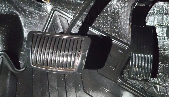 2021 Hyundai GRAND I10 NIOS SPORTZ AMT 1.2 KAPPA VTVT, CNG, Automatic, 28,546 km, Pedals