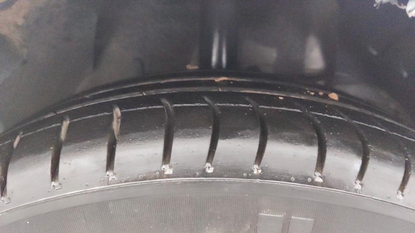 2015 Tata Zest XMS PETROL, Petrol, Manual, 1,17,892 km, Right Front Tyre Tread