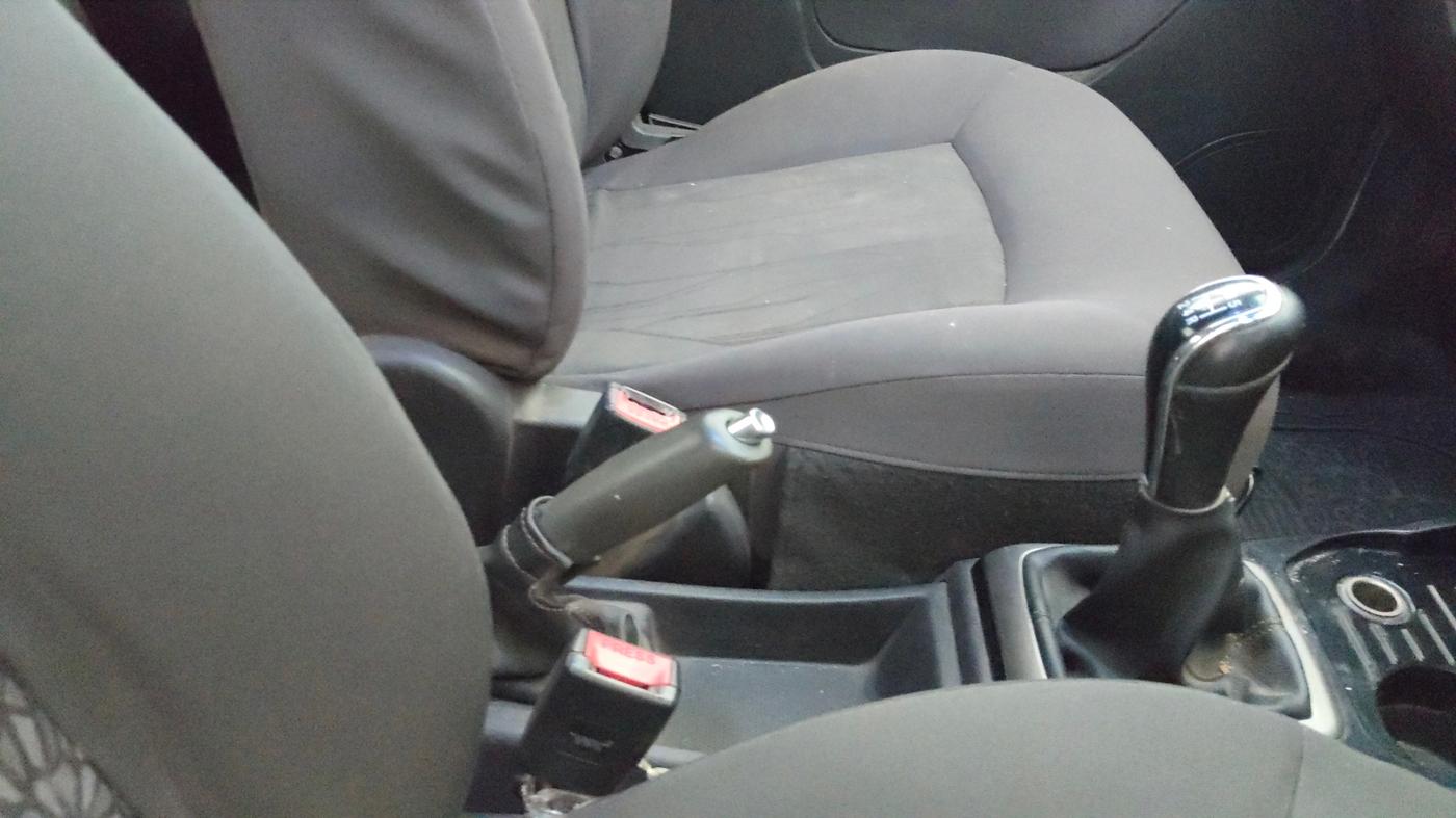 2015 Tata Zest XMS PETROL, Petrol, Manual, 1,17,892 km, Gear Lever