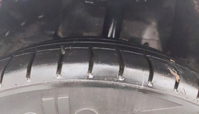 2015 Tata Zest XMS PETROL, Petrol, Manual, 72,066 km, Left Front Tyre Tread