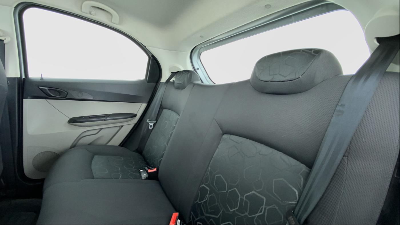 2017 Tata Tiago XT 1.2 REVOTRON, Petrol, Manual, 15,250 km, Right Side Rear Door Cabin