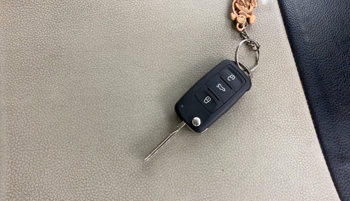 2014 Volkswagen Polo HIGHLINE1.5L, Diesel, Manual, 1,13,270 km, Key Close Up