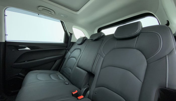 2019 MG HECTOR SHARP HYBRID 1.5 PETROL, Petrol, Manual, 12,532 km, Right Side Rear Door Cabin