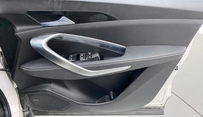 2019 MG HECTOR SHARP HYBRID 1.5 PETROL, Petrol, Manual, 12,532 km, Driver Side Door Panels Control