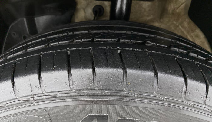 2019 MG HECTOR SHARP HYBRID 1.5 PETROL, Petrol, Manual, 12,532 km, Left Front Tyre Tread