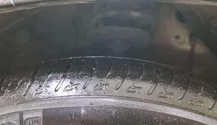 2020 KIA SONET GTX PLUS 1.0 DCT, Petrol, Automatic, 1,08,797 km, Left Front Tyre Tread