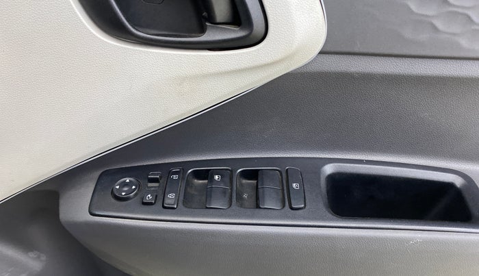 2020 Hyundai GRAND I10 NIOS MAGNA CORPORATE EDITION 1.2 KAPPA VTVT, Petrol, Manual, 26,824 km, Driver Side Door Panels Control