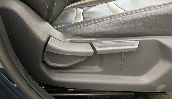 2020 Hyundai GRAND I10 NIOS MAGNA CORPORATE EDITION 1.2 KAPPA VTVT, Petrol, Manual, 26,824 km, Driver Side Adjustment Panel