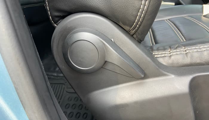 2024 Tata PUNCH ADVENTURE MT, Petrol, Manual, 28,375 km, Driver Side Adjustment Panel