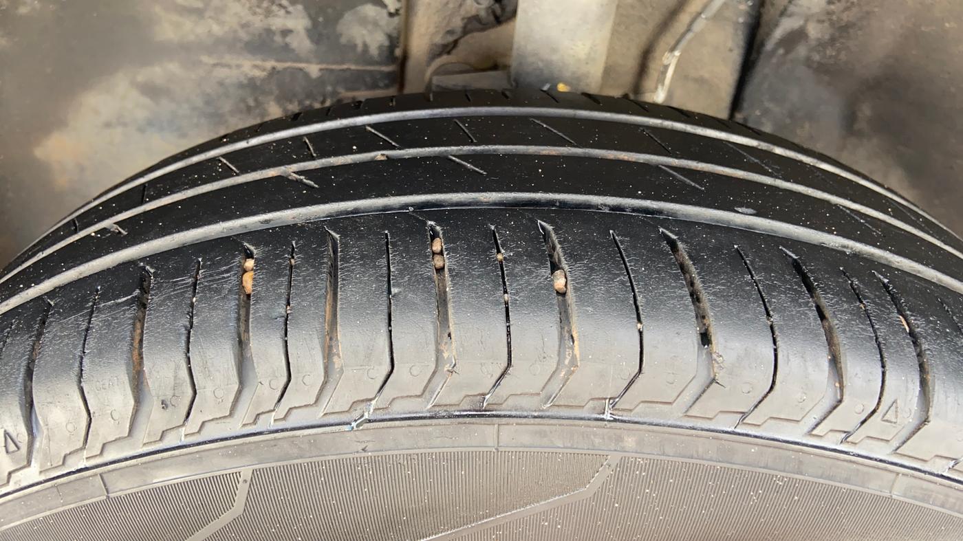 2024 Tata PUNCH ADVENTURE MT, Petrol, Manual, 28,375 km, Left Front Tyre Tread