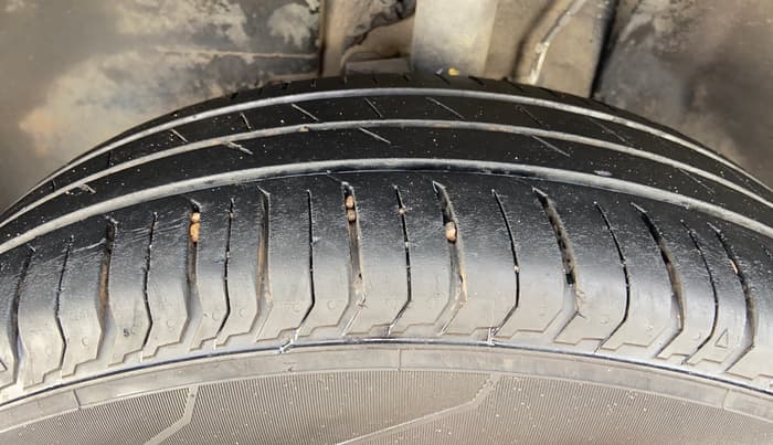 2024 Tata PUNCH ADVENTURE MT, Petrol, Manual, 28,375 km, Left Front Tyre Tread