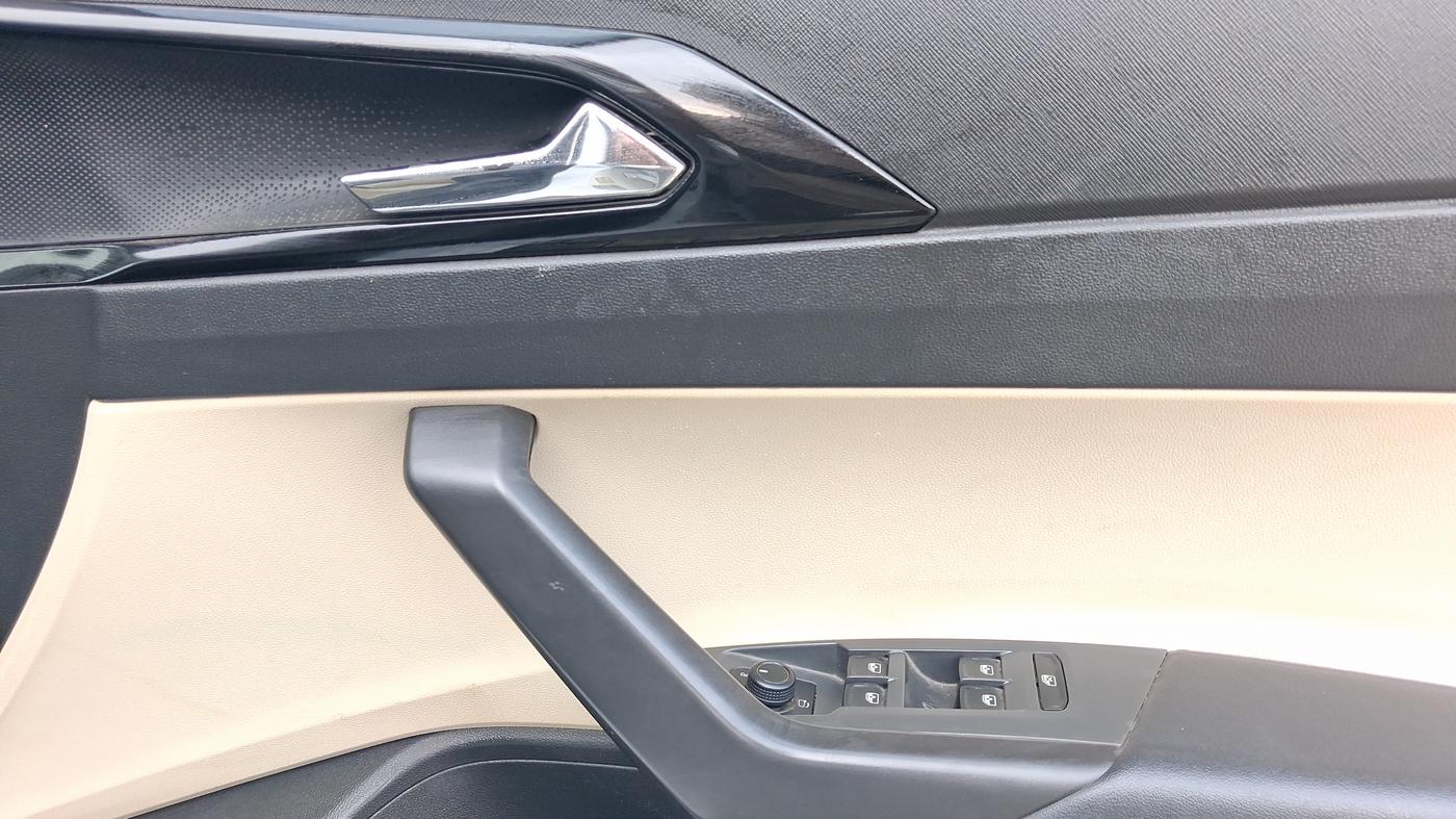 2023 Skoda SLAVIA STYLE 1.0L TSI AT, Petrol, Automatic, 83,399 km, Driver Side Door Panels Control