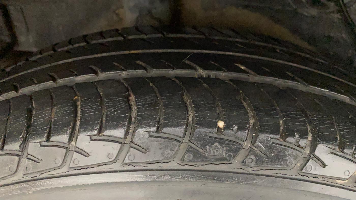 2017 Maruti Celerio ZXI AMT, Petrol, Automatic, 27,864 km, Right Rear Tyre Tread
