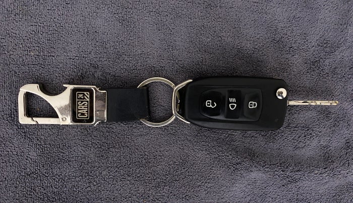 2018 Tata TIAGO NRG PETROL, Petrol, Manual, 69,335 km, Key Close Up