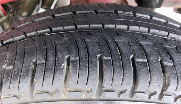 2017 Mahindra KUV 100 NXT K2 6 STR, Petrol, Manual, 10,139 km, Left Rear Tyre Tread