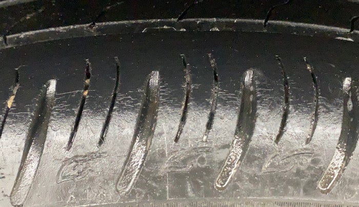 2020 Hyundai VENUE SX 1.0 (O) TURBO, Petrol, Manual, 40,753 km, Right Rear Tyre Tread