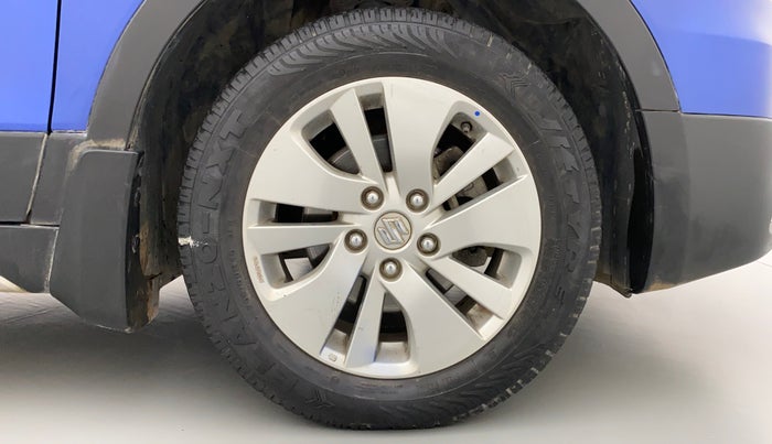 2015 Maruti S Cross ALPHA 1.3, Diesel, Manual, 59,880 km, Right Front Wheel