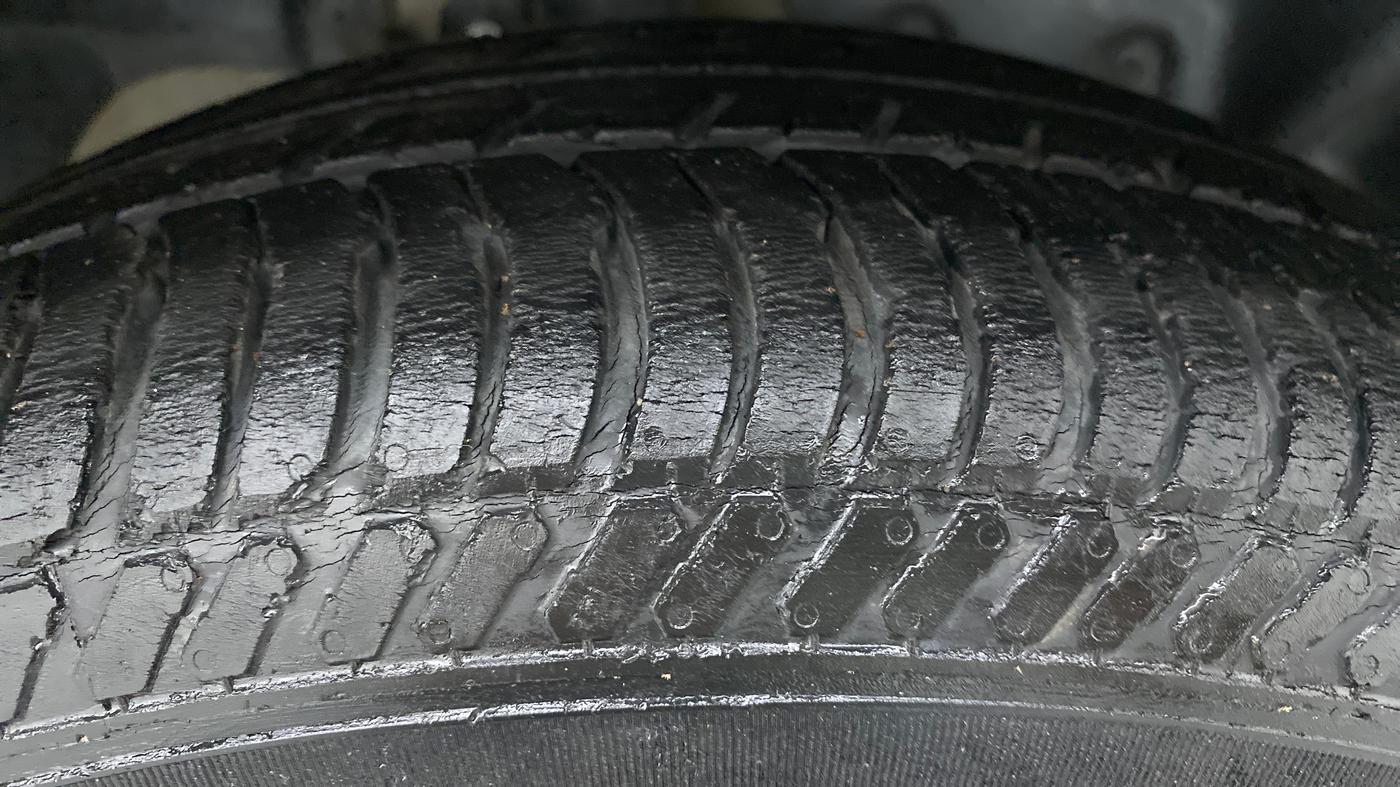 2014 Ford Ecosport 1.5TITANIUM TDCI, Diesel, Manual, 62,156 km, Right Front Tyre Tread