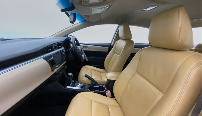 2014 Toyota Corolla Altis G AT, Petrol, Automatic, 98,018 km, Right Side Front Door Cabin