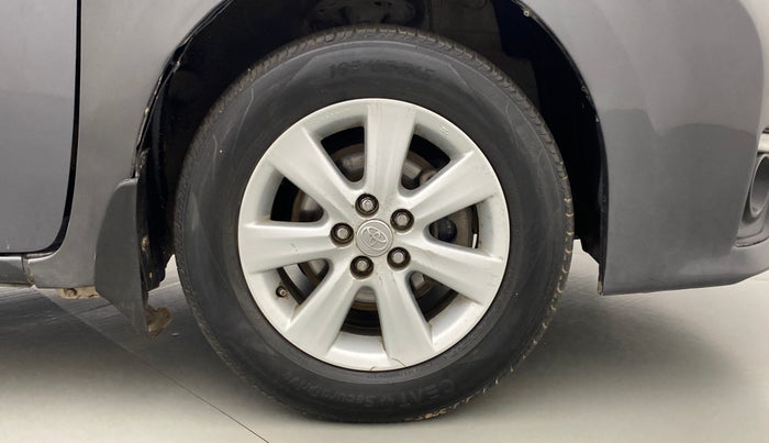 2014 Toyota Corolla Altis G AT, Petrol, Automatic, 98,018 km, Right Front Wheel